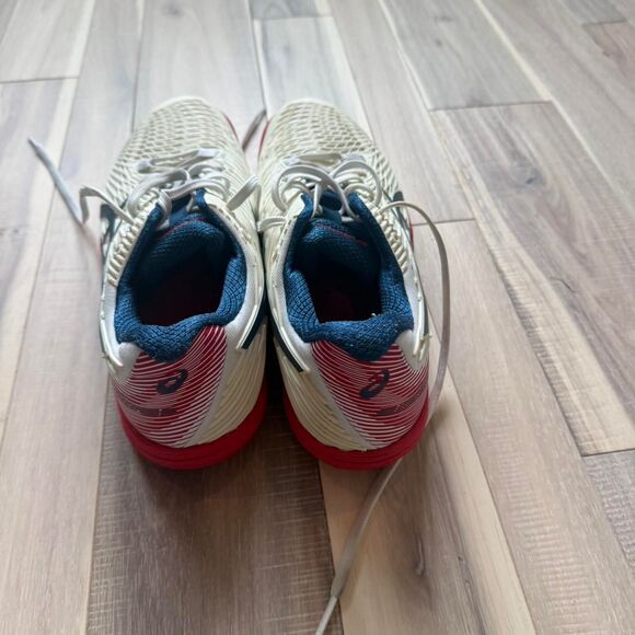 Athletic_Shoes